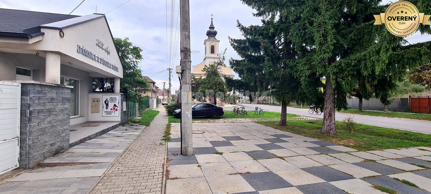 Dobré reality - predaj obchodné priestory 77.86m2 na prízemí v centre