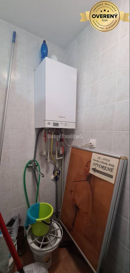 Dobré reality - predaj obchodné priestory 77.86m2 na prízemí v centre