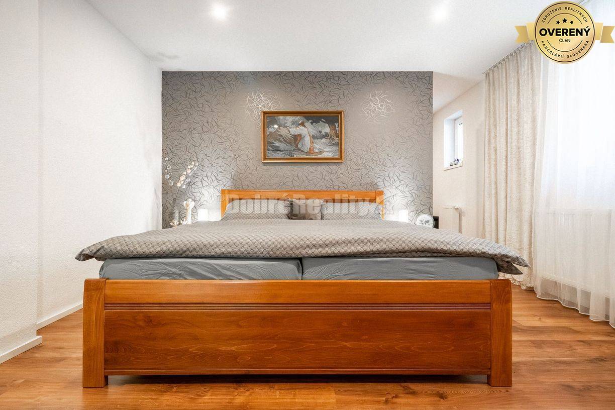 REZERVOVANÝ: Dom s dvoma bytmi, terasou a záhradou – priestor pre poko