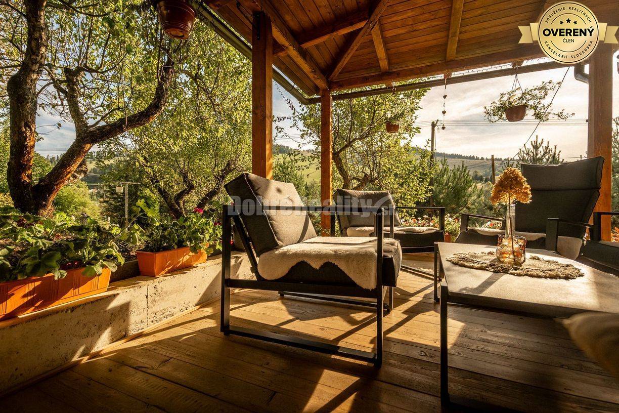 PREDAJ: Dom s dvoma bytmi, terasou a záhradou – priestor pre pokojný ž