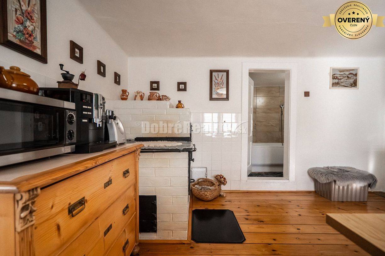 REZERVOVANÝ: Dom s dvoma bytmi, terasou a záhradou – priestor pre poko