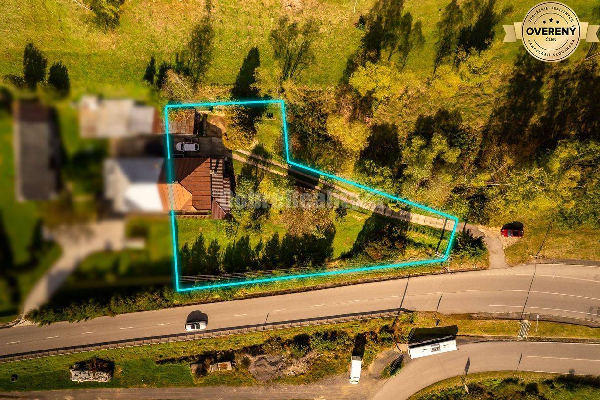 REZERVOVANÝ: Dom s dvoma bytmi, terasou a záhradou – priestor pre poko