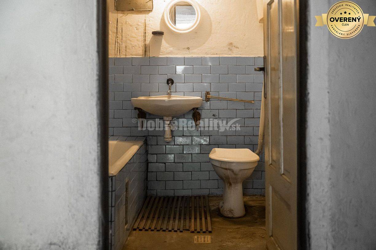 PREDAJ: 4 izbový gazdovský dom v tichej ulici, 136 m2, Polomka