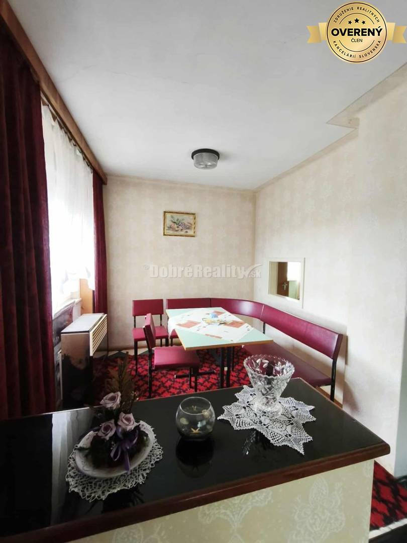 Dobré Reality Vám ponúkajú krásny nadčasový rodinný dom v obci Vlčany