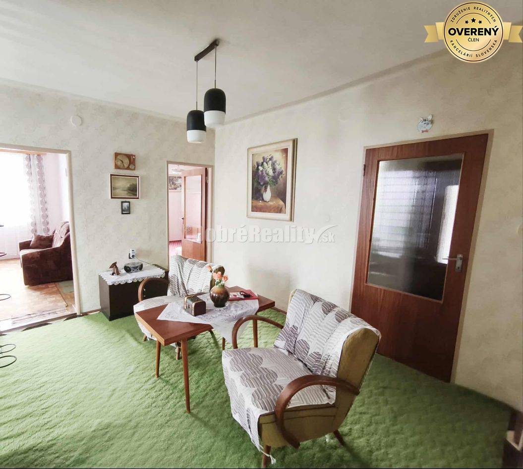 Dobré Reality Vám ponúkajú krásny nadčasový rodinný dom v obci Vlčany