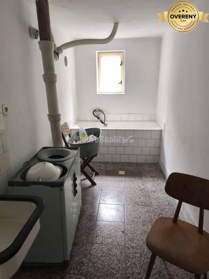 Dobré Reality Vám ponúkajú krásny nadčasový rodinný dom v obci Vlčany