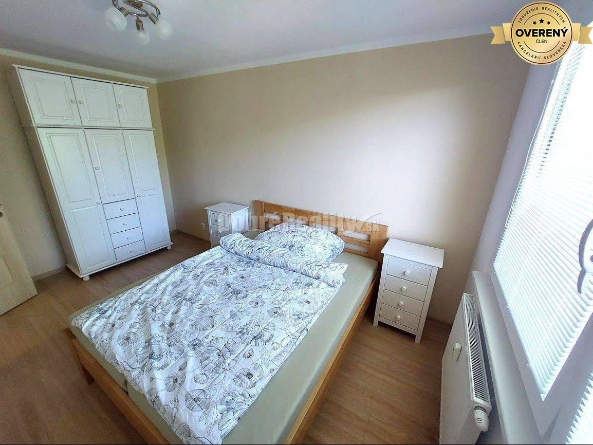 PRENÁJOM: KRÁSNY, VEĽKÝ 3 IZBOVÝ BYT S LOGGIOU, THK