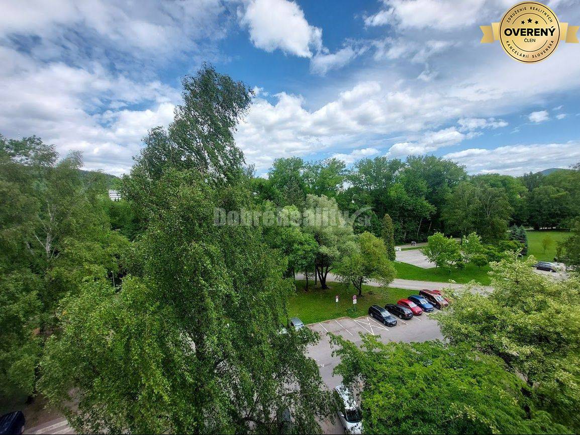 PRENÁJOM: KRÁSNY, VEĽKÝ 3 IZBOVÝ BYT S LOGGIOU, THK