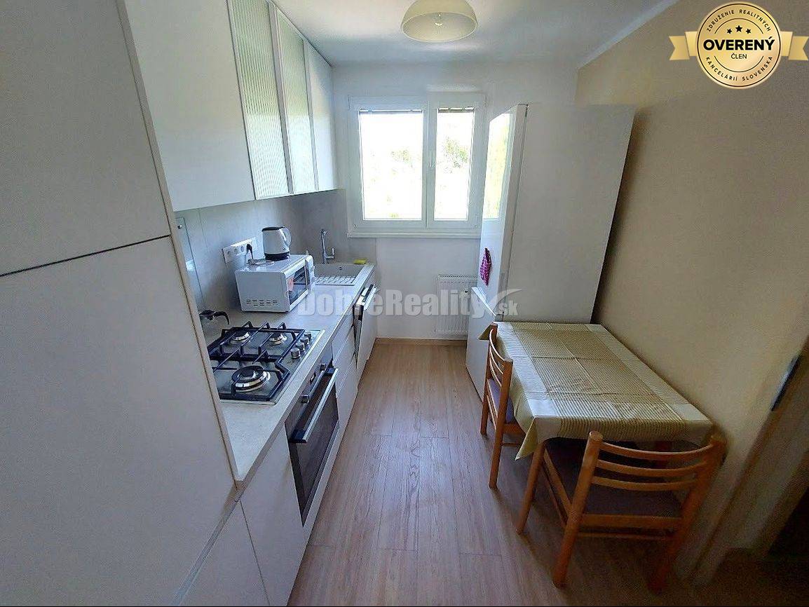 PRENÁJOM: KRÁSNY, VEĽKÝ 3 IZBOVÝ BYT S LOGGIOU, THK