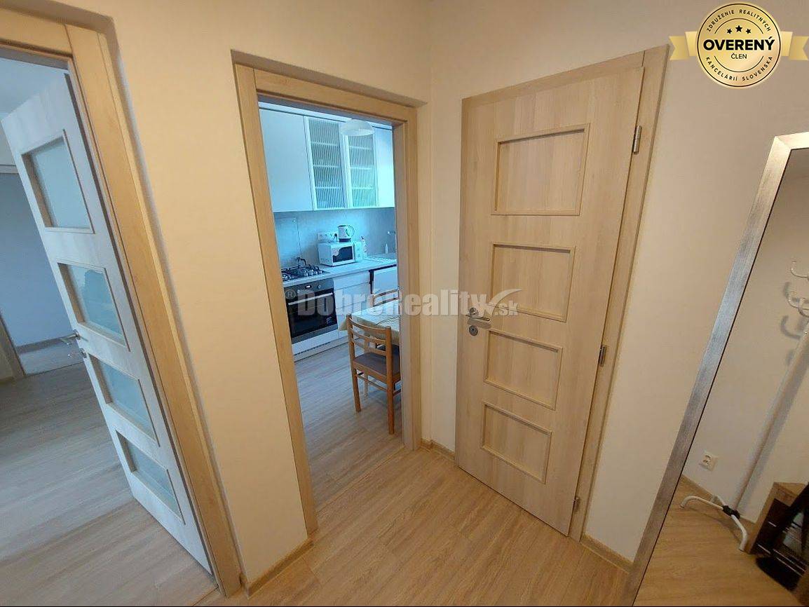 PRENÁJOM: KRÁSNY, VEĽKÝ 3 IZBOVÝ BYT S LOGGIOU, THK