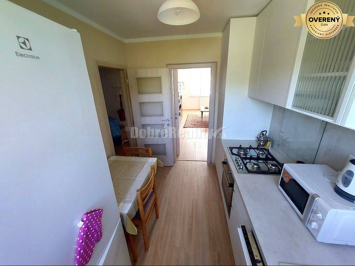 PRENÁJOM: KRÁSNY, VEĽKÝ 3 IZBOVÝ BYT S LOGGIOU, THK