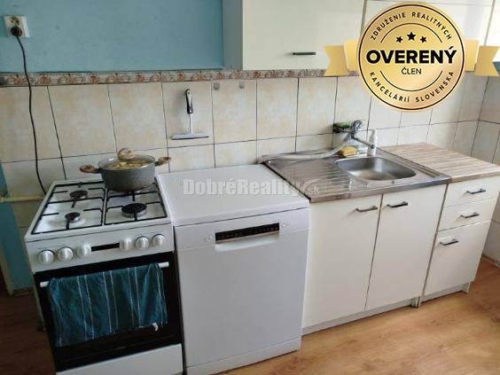 DOBRÉ REALITY -  na prenájom 2-izbový tehlový byt s balkónom na starom