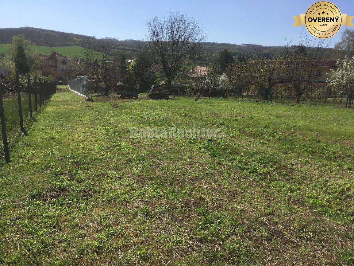 Dobré reality Vám ponúkajú na predaj stavebný pozemok v obci Podhájska