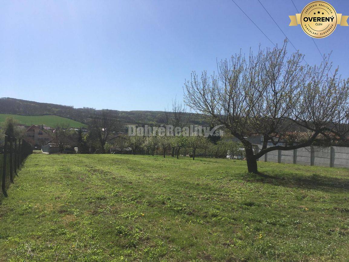 Dobré reality Vám ponúkajú na predaj stavebný pozemok v obci Podhájska