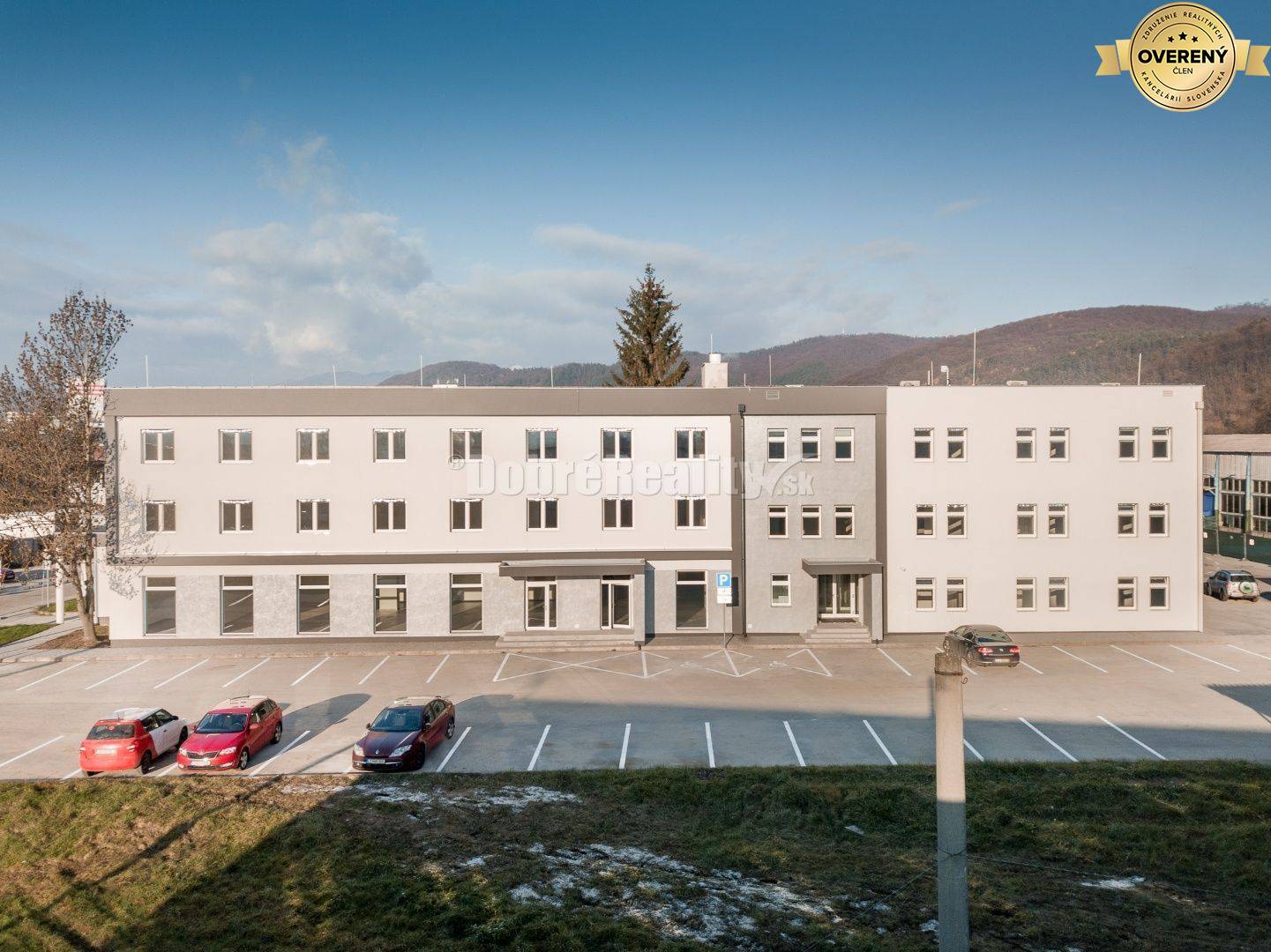 PRENÁJOM: Kancelária s parkovacím miestom (17 m2), 3B Office - Zvolens