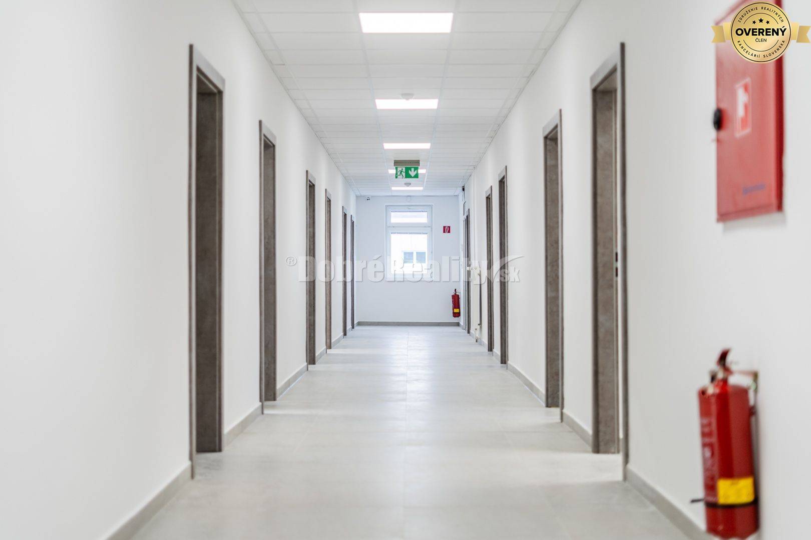 PRENÁJOM: Kancelária s parkovacím miestom (17 m2), 3B Office - Zvolens