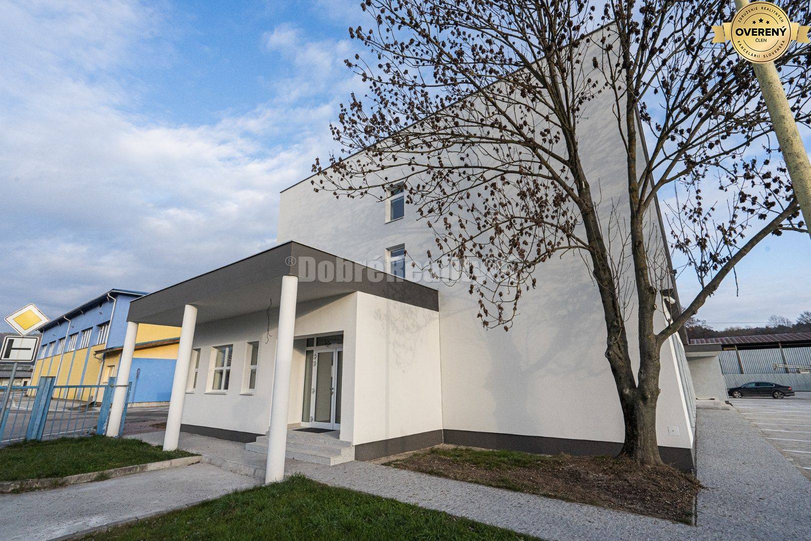 PRENÁJOM: Kancelária s parkovacím miestom (17 m2), 3B Office - Zvolens