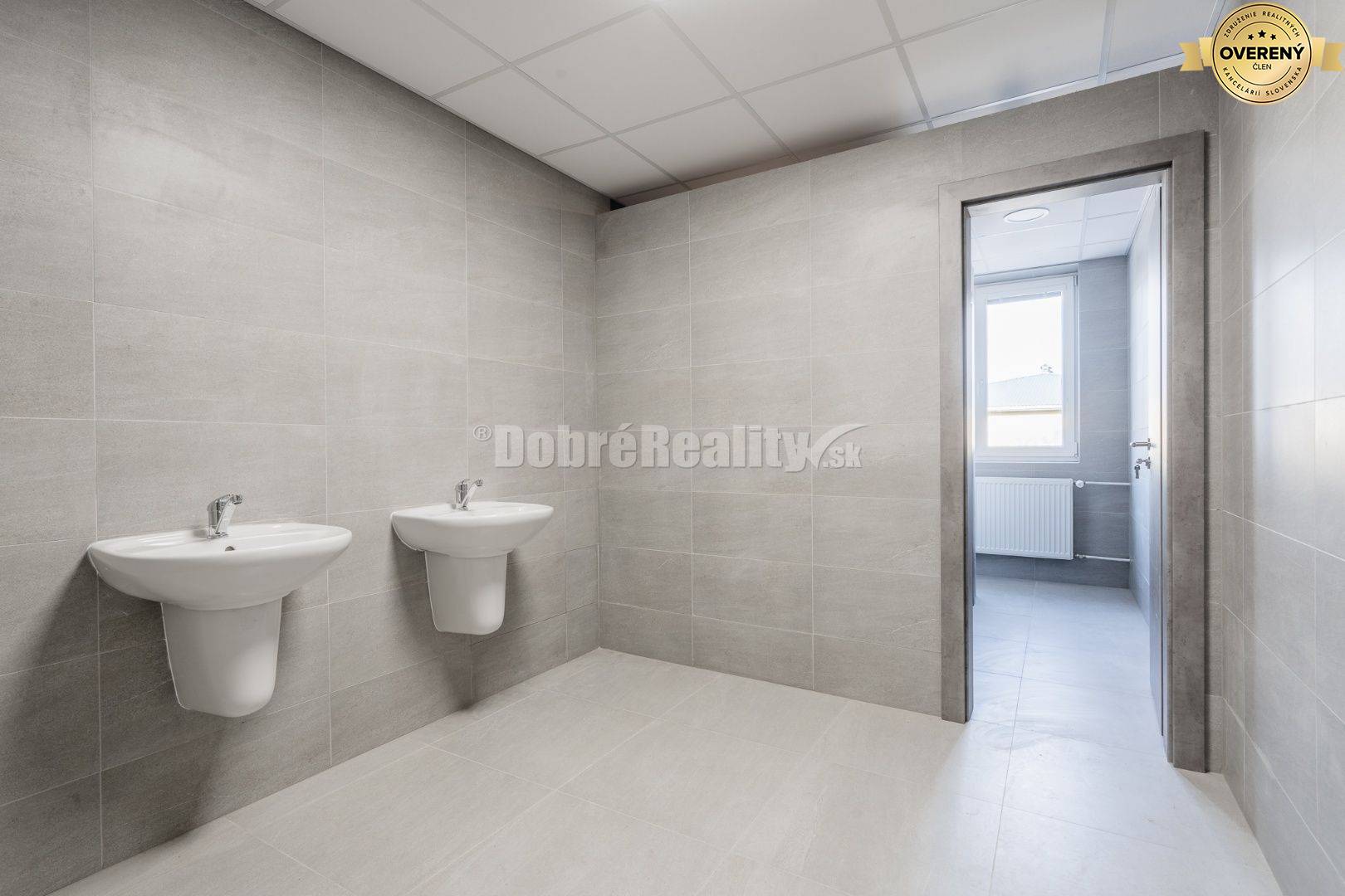 PRENÁJOM: Kancelária s parkovacím miestom (17 m2), 3B Office - Zvolens