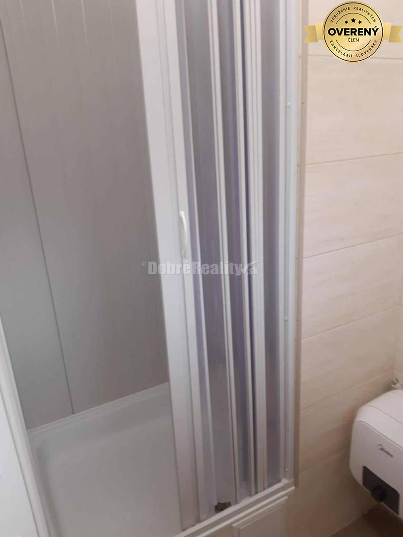 Dobré reality- IZBA na prenájom pre 1 osobu + záhrada za domom k užíva