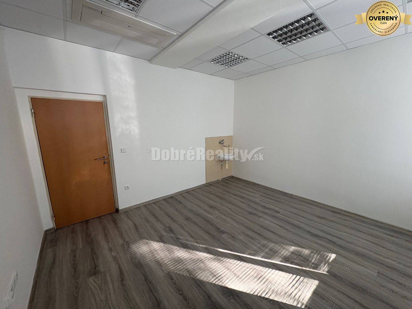 DOBRÉ REALITY. Na prenájom najlacnejšie komerčne priestory v Prievidzi