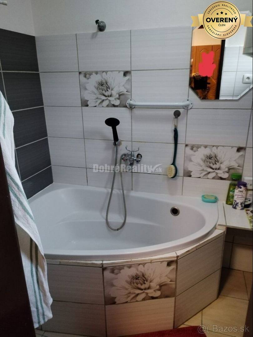 Dobré Reality ponúkajú priestranný rodinný dom s altánkom, garážou a