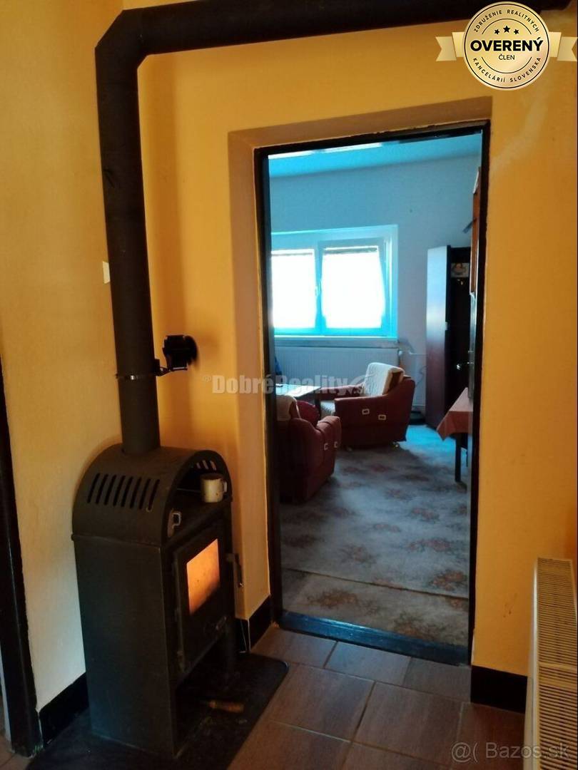 Dobré Reality ponúkajú priestranný rodinný dom s altánkom, garážou a