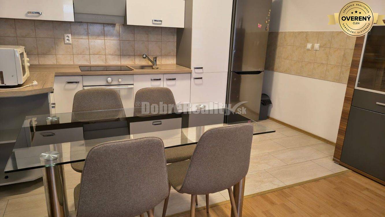 PRENÁJOM: ÚTULNÝ 2 IZBOVÝ BYT BEZ BALKÓNA, NOVOSTAVBA, CENTRUM