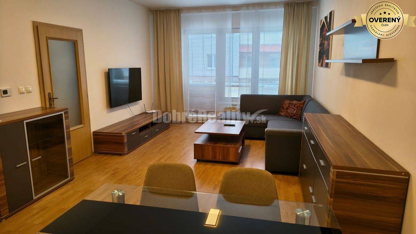 PRENÁJOM: ÚTULNÝ 2 IZBOVÝ BYT BEZ BALKÓNA, NOVOSTAVBA, CENTRUM