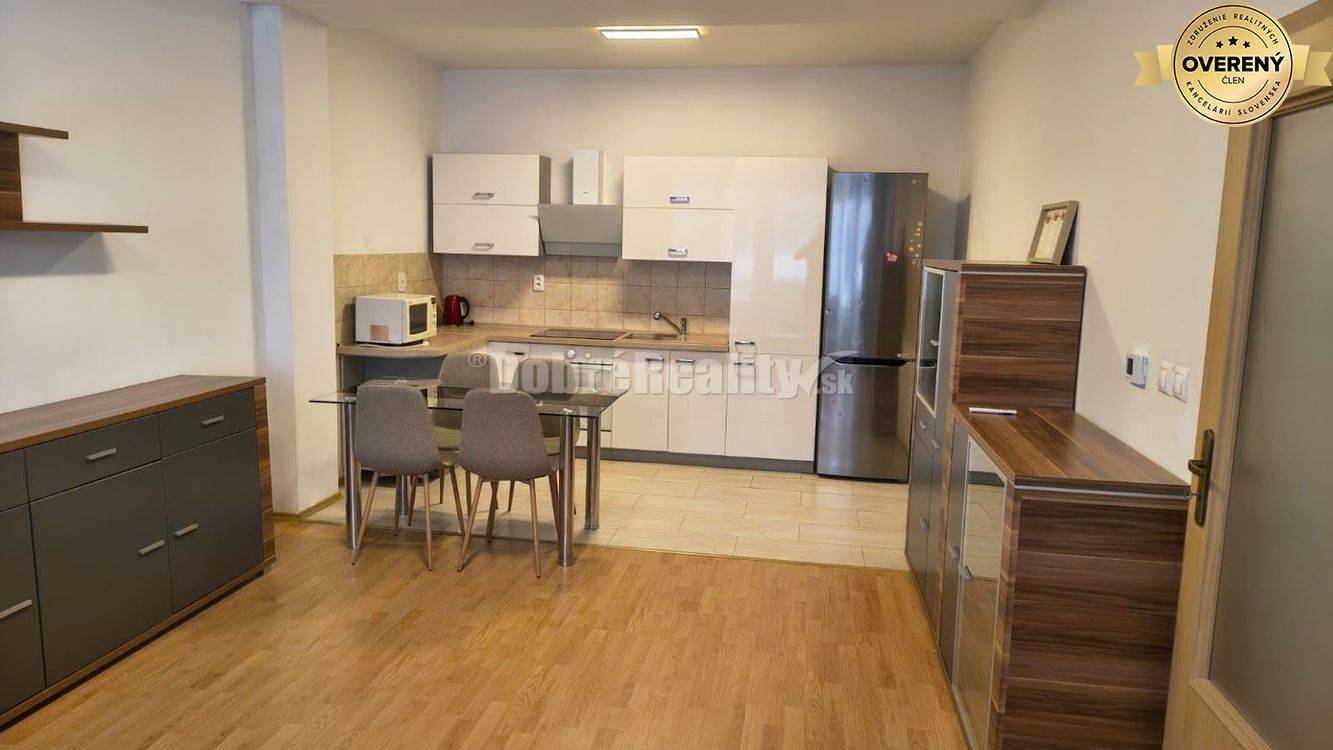 PRENÁJOM: ÚTULNÝ 2 IZBOVÝ BYT BEZ BALKÓNA, NOVOSTAVBA, CENTRUM