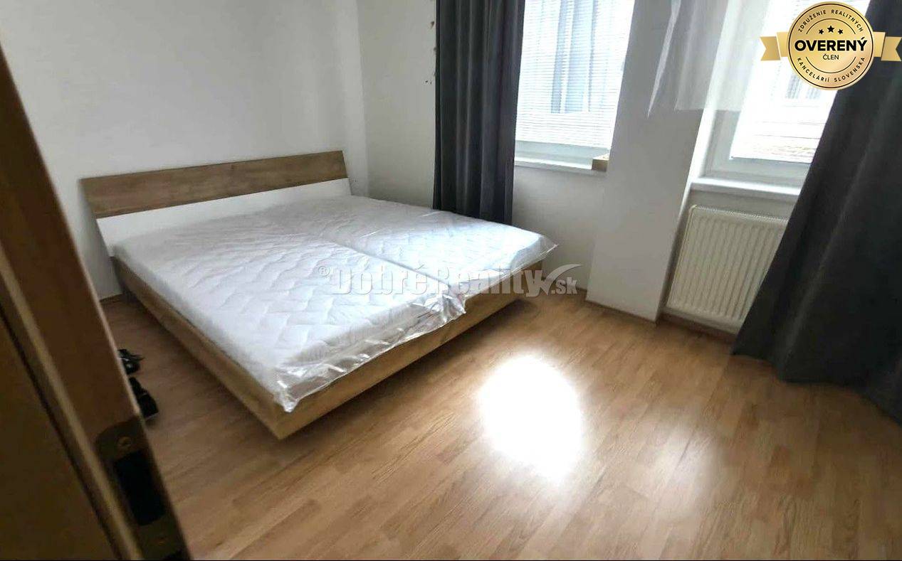 PRENÁJOM: ÚTULNÝ 2 IZBOVÝ BYT BEZ BALKÓNA, NOVOSTAVBA, CENTRUM