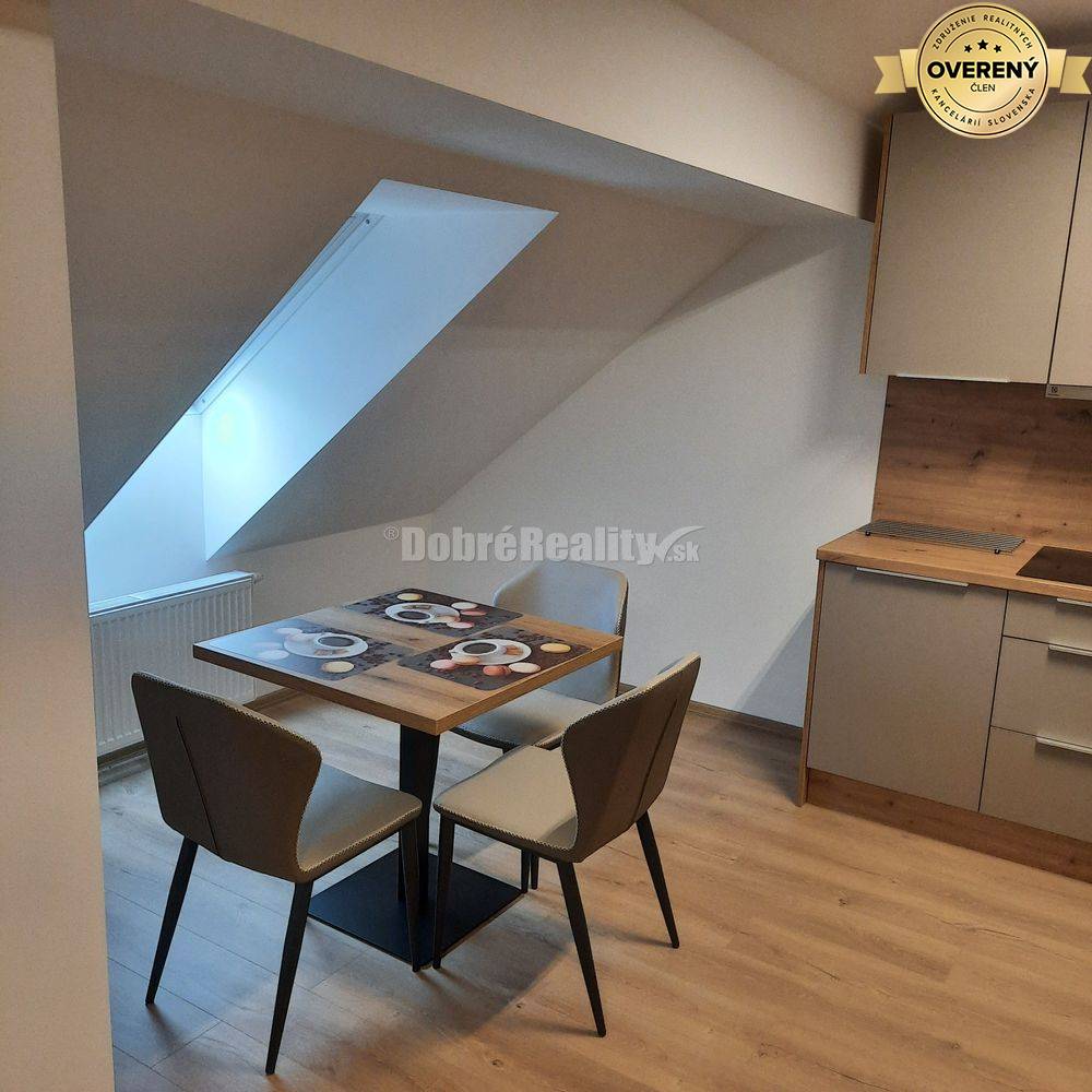 Prenájom 2 izbový byt v N.Zámkoch, Nitrianska cesta !