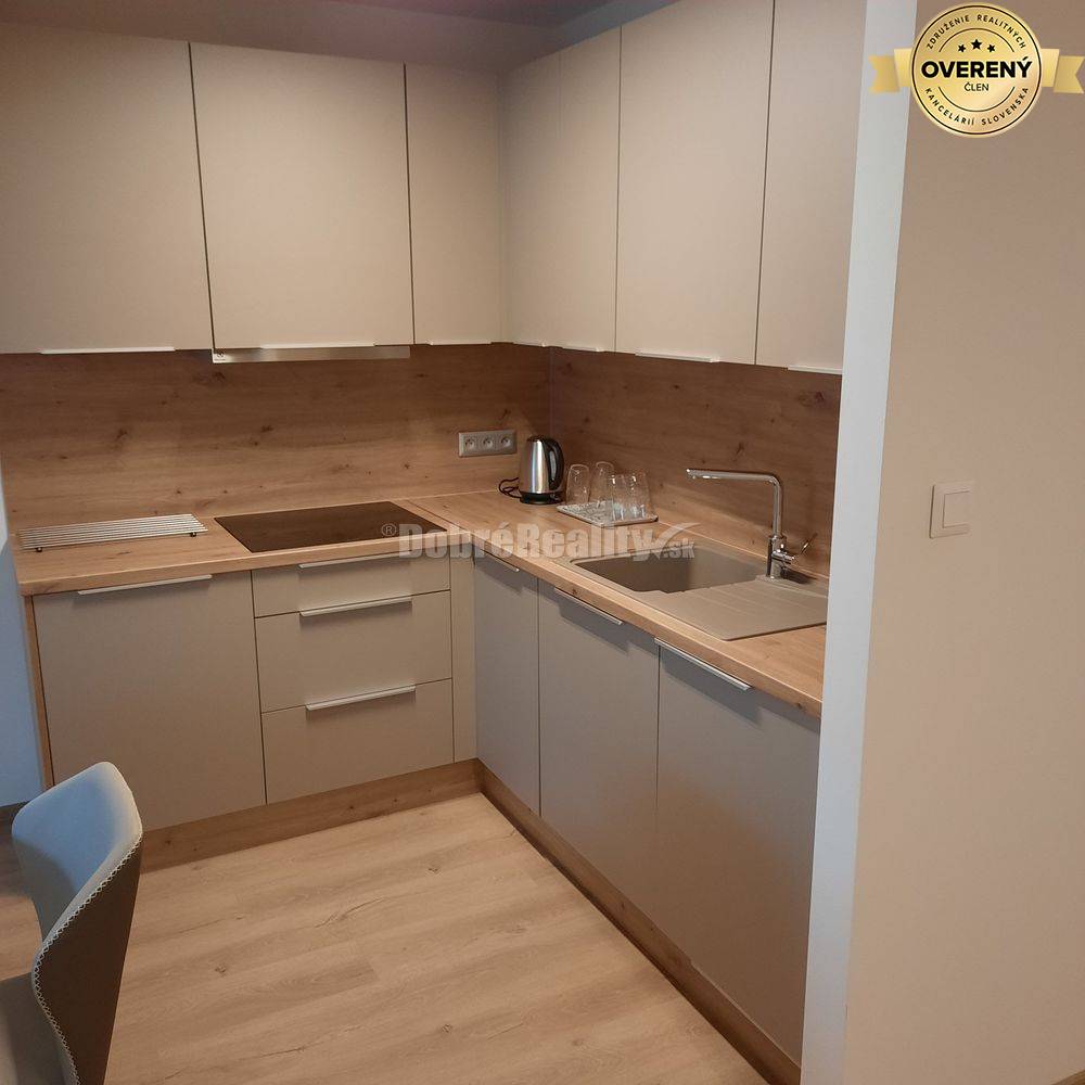 Prenájom 2 izbový byt v N.Zámkoch, Nitrianska cesta !