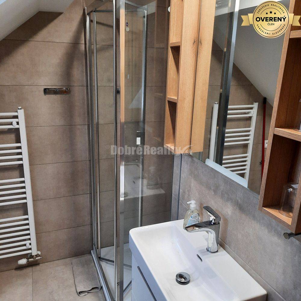 Prenájom 2 izbový byt v N.Zámkoch, Nitrianska cesta !