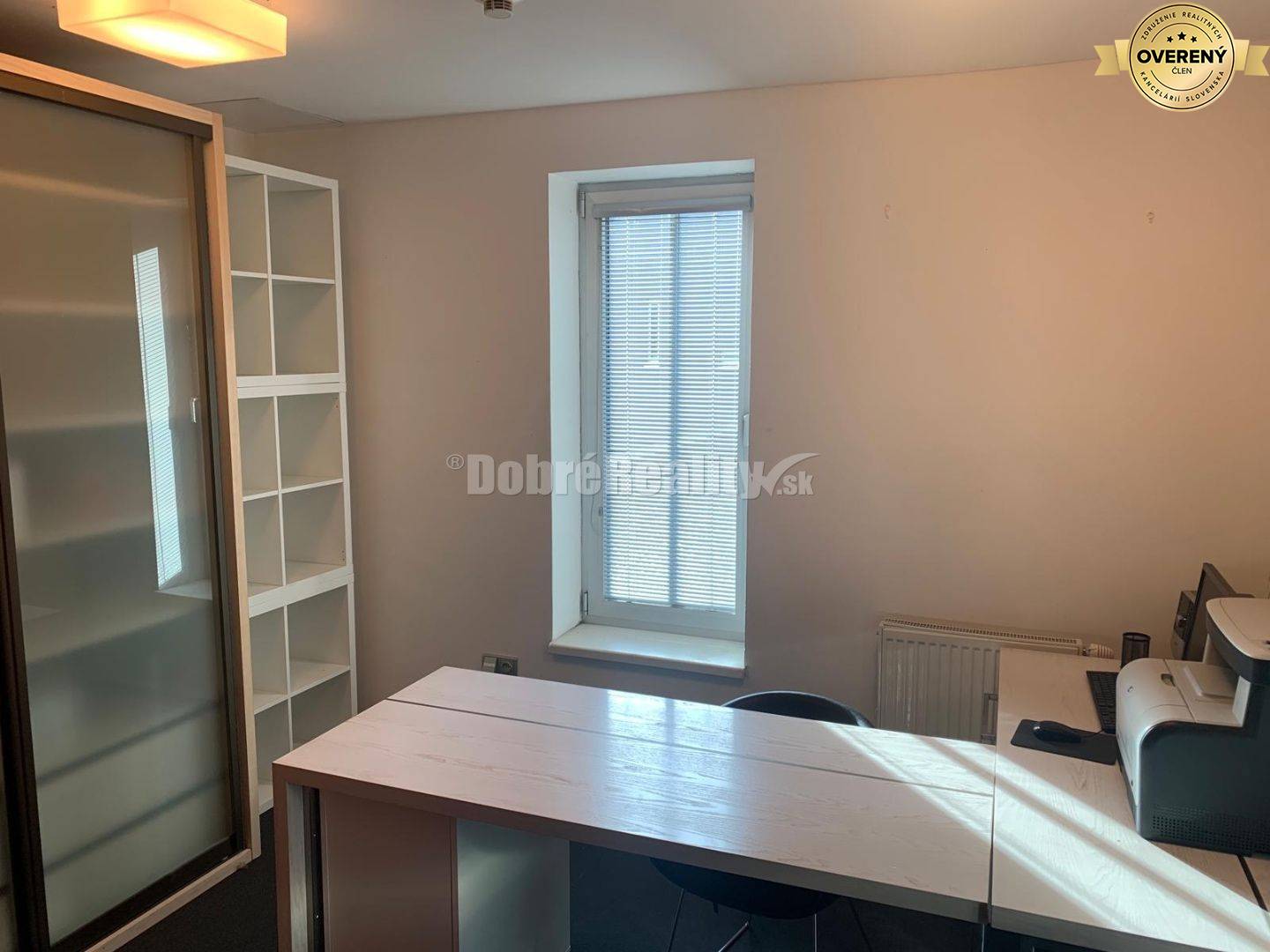 Na prenájom kancelária v Hoteli Preuge