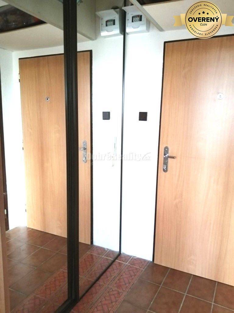 PRENÁJOM: SLNEČNÝ 1 IZBOVÝ BYT, SÁSOVÁ