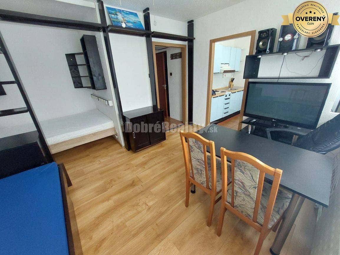 PRENÁJOM: SLNEČNÝ 1 IZBOVÝ BYT, SÁSOVÁ