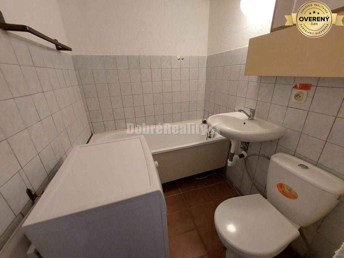 PRENÁJOM: SLNEČNÝ 1 IZBOVÝ BYT, SÁSOVÁ