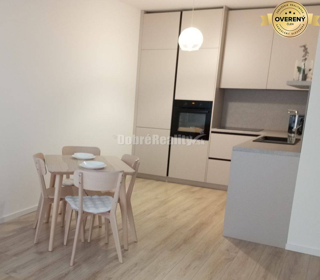 Dvojizbový byt v Seredi na PRENÁJOM