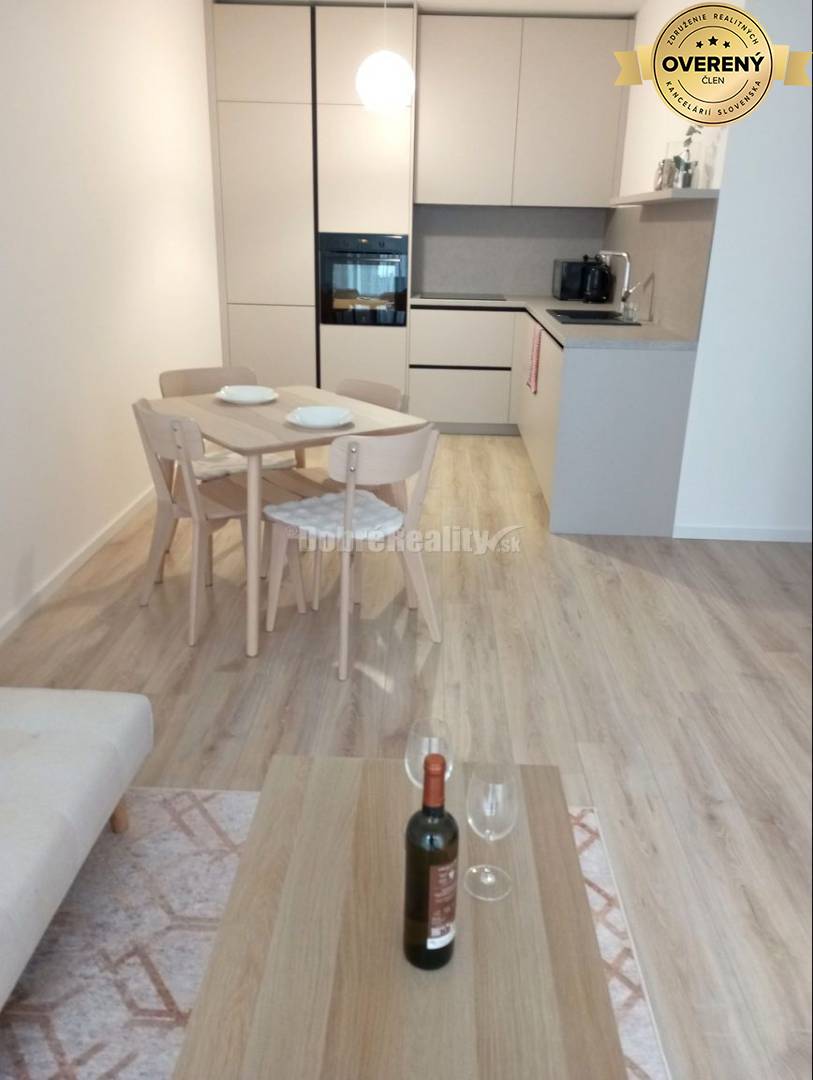 Dvojizbový byt v Seredi na PRENÁJOM