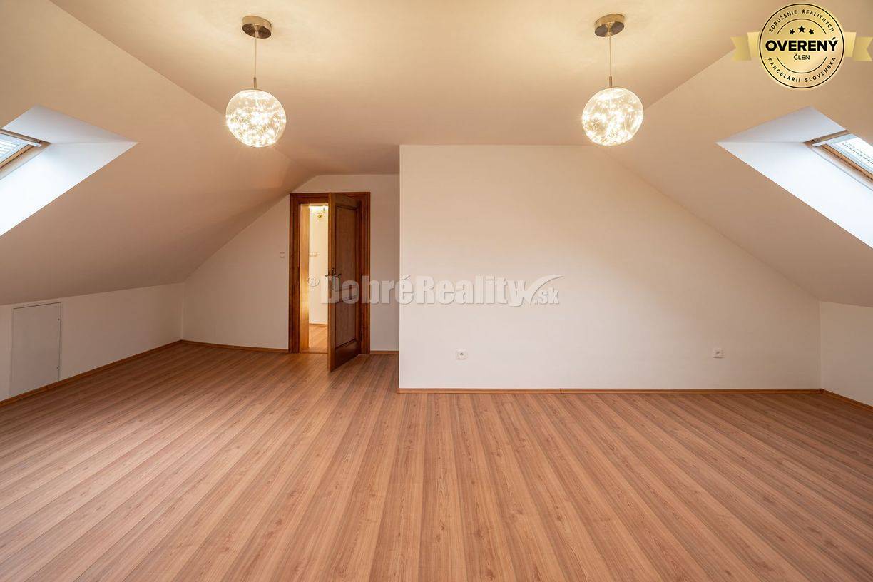 PREDAJ: Reprezentatívny objekt pre firemné využitie, 400 m² – Laskár,