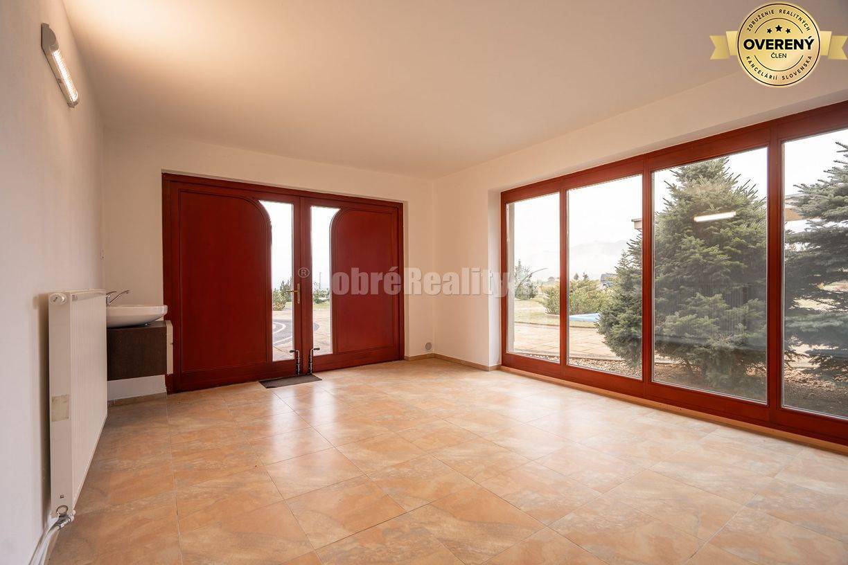 PREDAJ: Reprezentatívny objekt pre firemné využitie, 400 m² – Laskár,