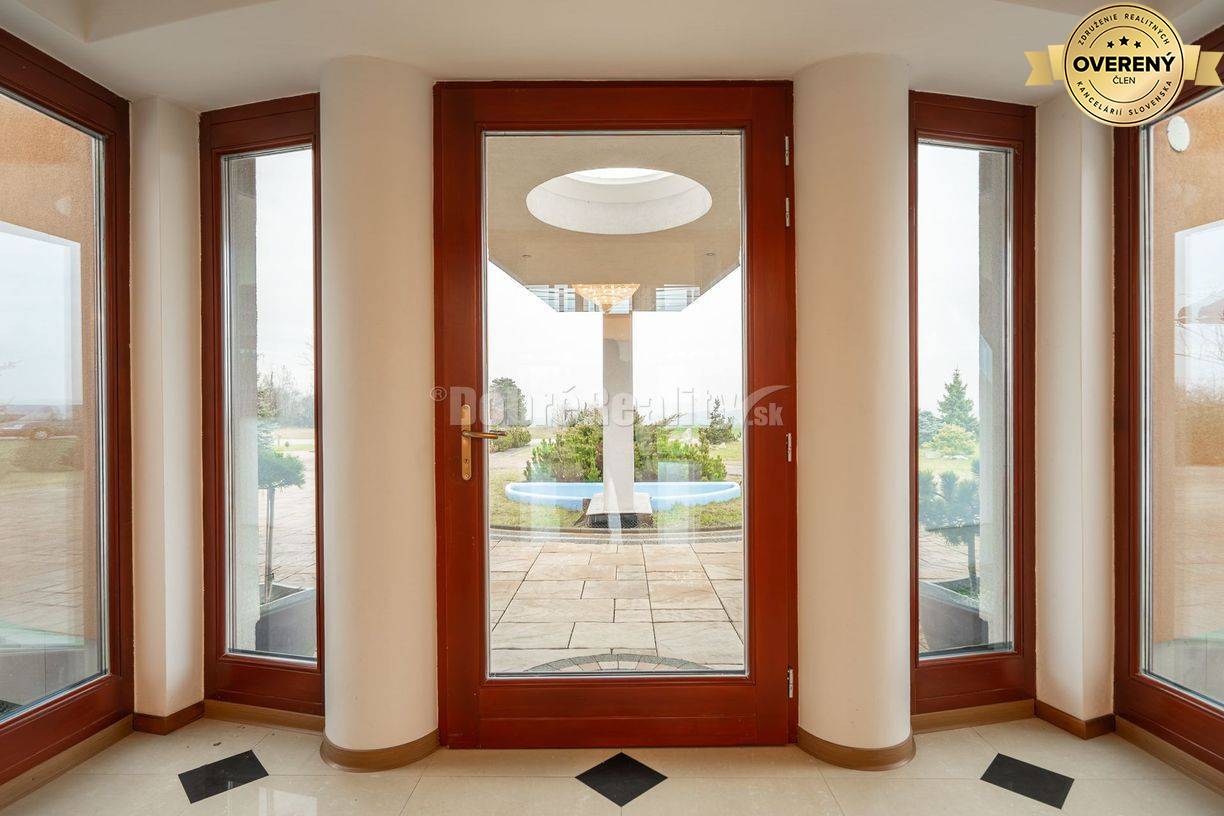 PREDAJ: Reprezentatívny objekt pre firemné využitie, 400 m² – Laskár,