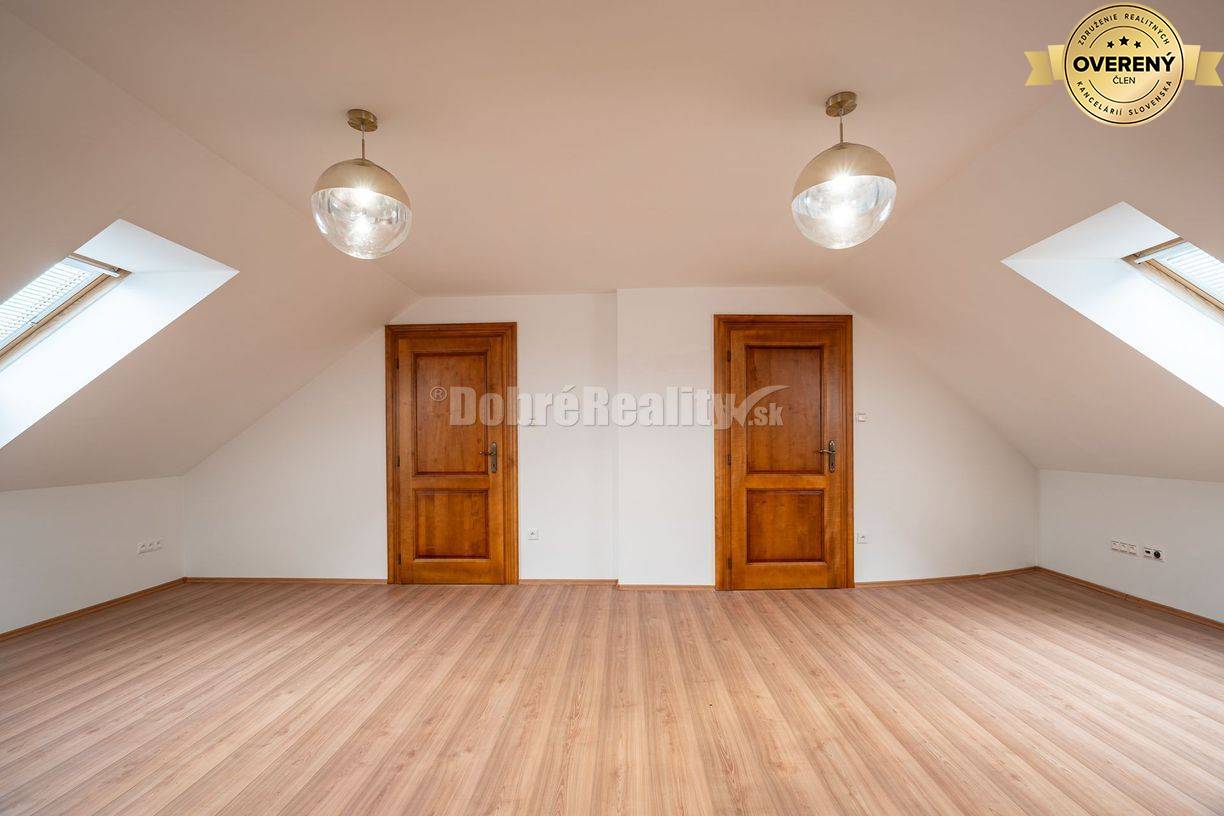 PREDAJ: Reprezentatívny objekt pre firemné využitie, 400 m² – Laskár,