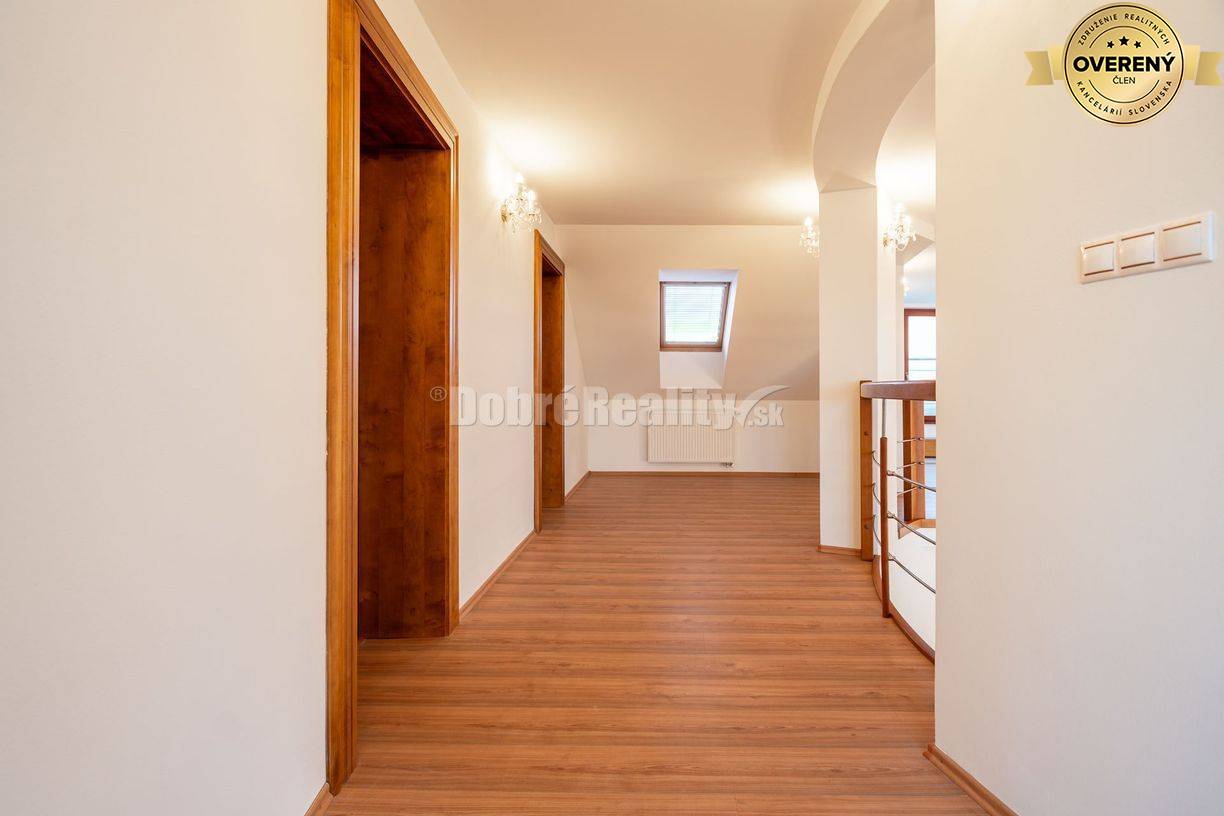 PREDAJ: Reprezentatívny objekt pre firemné využitie, 400 m² – Laskár,