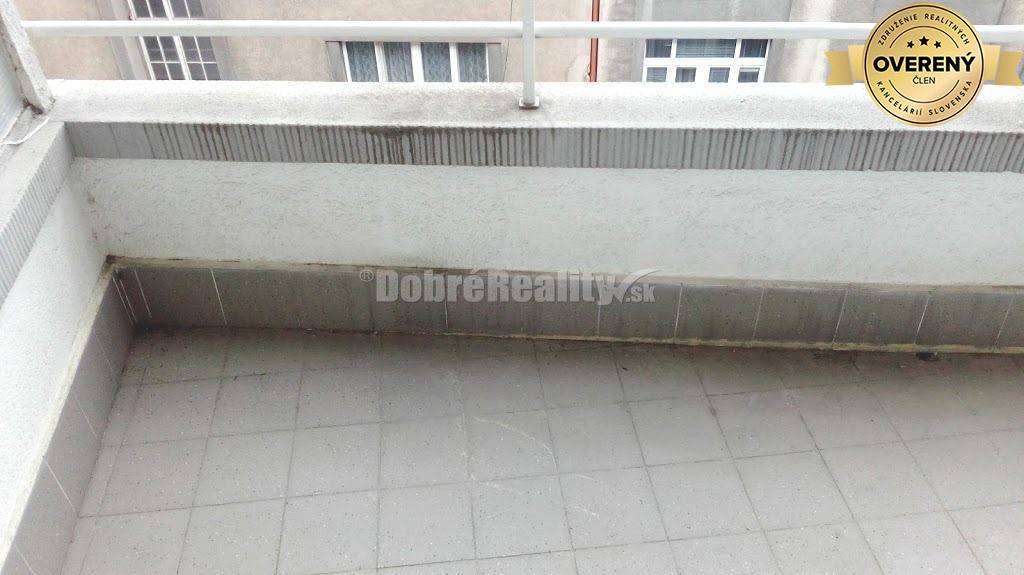 PRENÁJOM: VEĽKOMETRÁŽNY 2 IZBOVÝ BYT S 2 LOGGIAMI, CENTRUM