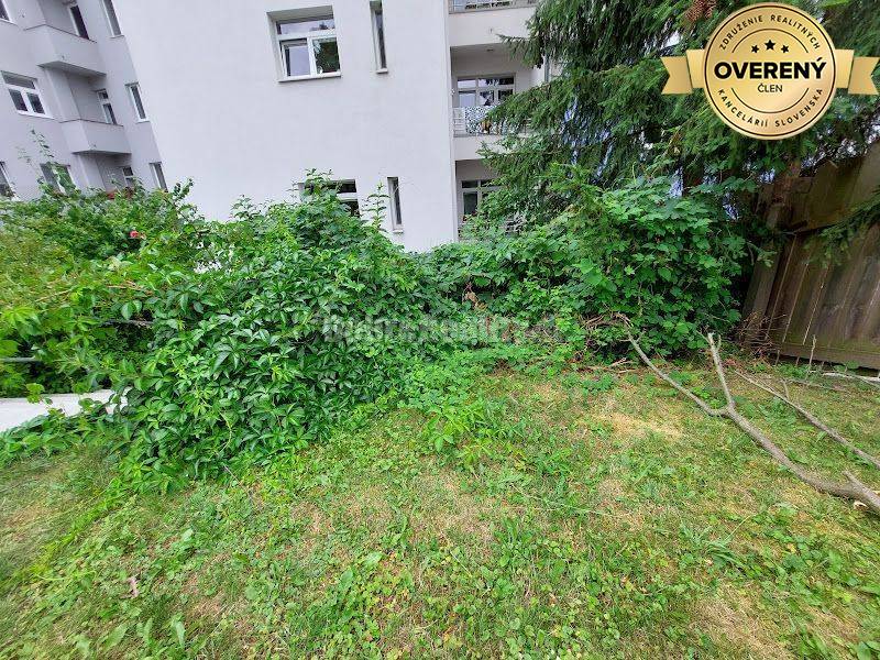 PRENÁJOM: VEĽKOMETRÁŽNY 2 IZBOVÝ BYT S 2 LOGGIAMI, CENTRUM