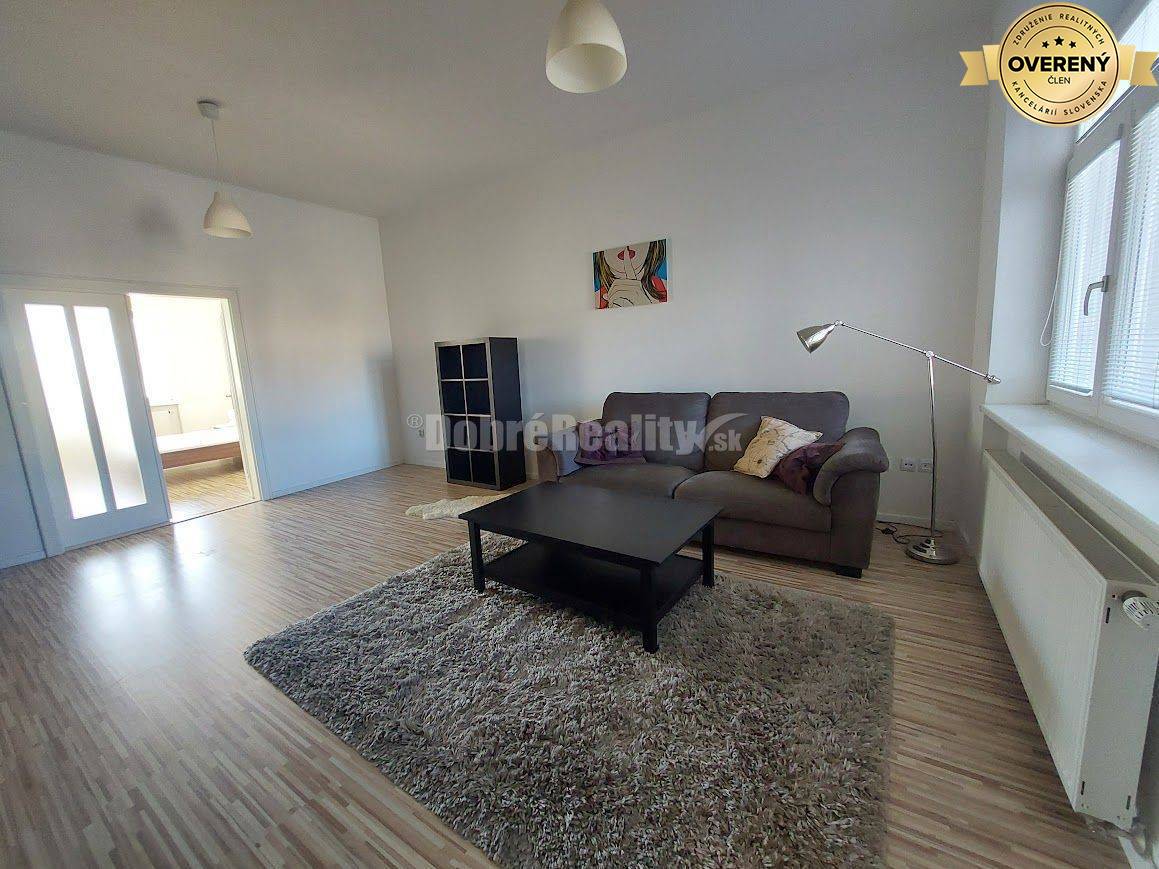 PRENÁJOM: VEĽKOMETRÁŽNY 2 IZBOVÝ BYT S 2 LOGGIAMI, CENTRUM