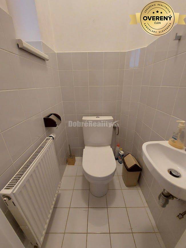 PRENÁJOM: VEĽKOMETRÁŽNY 2 IZBOVÝ BYT S 2 LOGGIAMI, CENTRUM