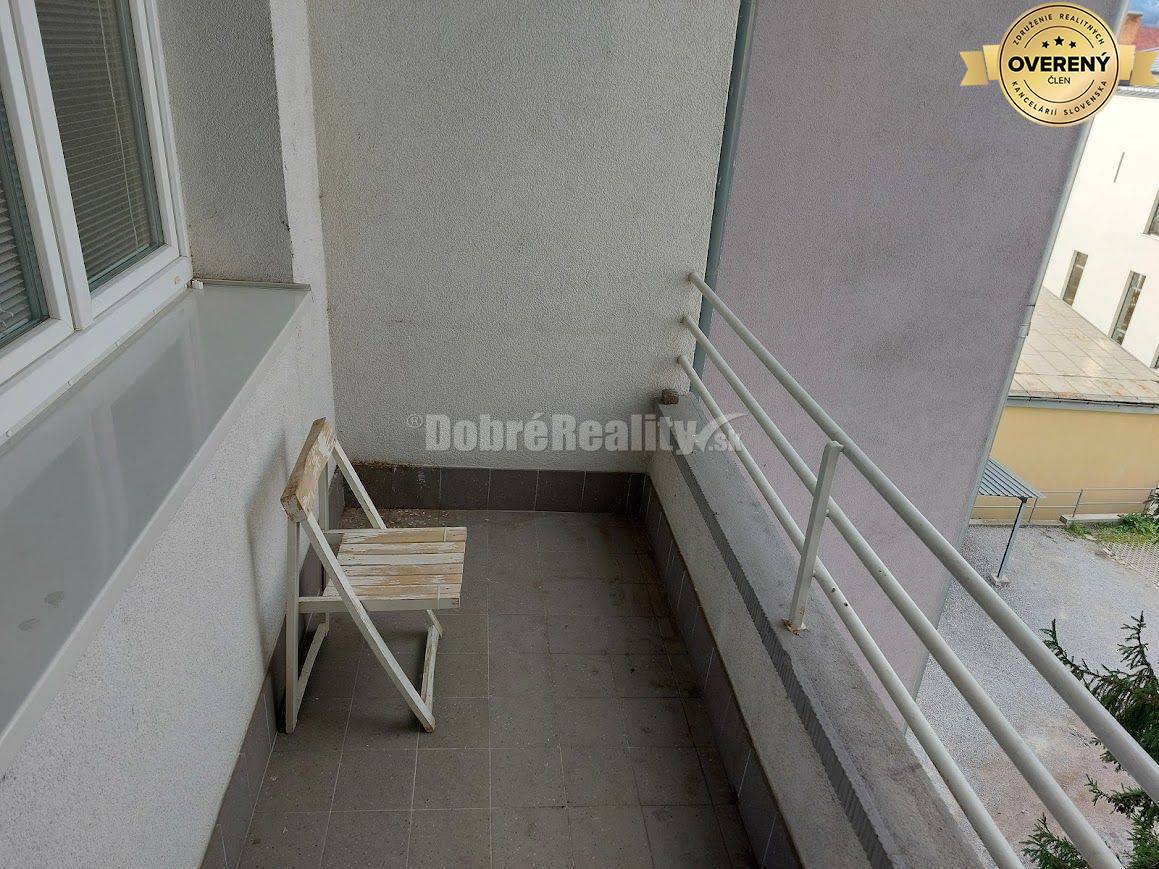 PRENÁJOM: VEĽKOMETRÁŽNY 2 IZBOVÝ BYT S 2 LOGGIAMI, CENTRUM