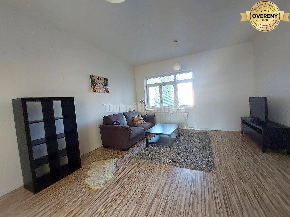 PRENÁJOM: VEĽKOMETRÁŽNY 2 IZBOVÝ BYT S 2 LOGGIAMI, CENTRUM